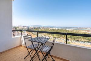 Marina and River Views Apartment