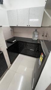 Comfy 2bhk flat with beautiful view- Pallikarnai