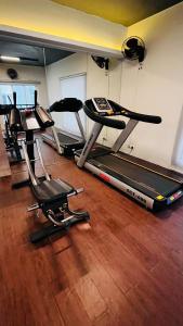 Comfy 2bhk flat with beautiful view- Pallikarnai