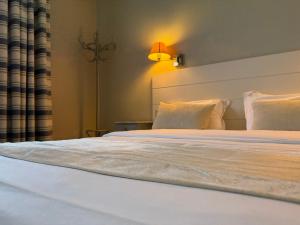 Hotels Hotel des Pins : photos des chambres