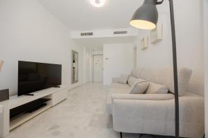 First-line beach, terrace and pool with incredible sea views, New Golden Mile