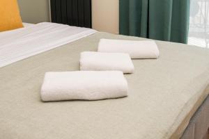 Modern Flow Apartment by Bookinghost