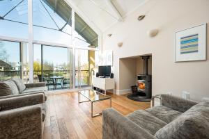 Puffin House CW68 Lower Mill Estate Cotswolds