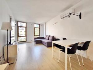 Apartamento céntrico, moderno, Terrassa Rambla