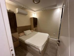 Family Apt, Pool and 2BR with 3 Beds