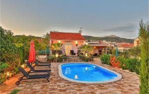 3 Bedroom Cozy Home In Gustirna