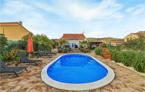 3 Bedroom Cozy Home In Gustirna