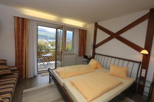One-Bedroom Apartment with Balcony and Mountain View   room in Hotel Kollerhof