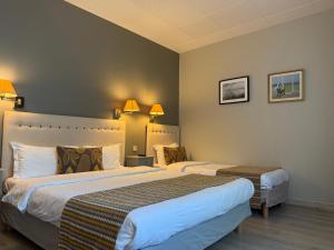 Hotels Hotel des Pins : photos des chambres