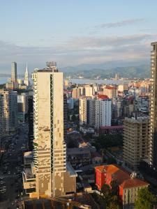 Downtown Comfort Roomy Studio in Orbi