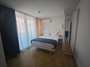 Downtown Comfort Roomy Studio in Orbi