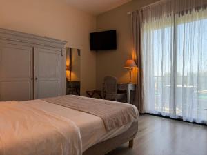 Hotels Hotel des Pins : photos des chambres