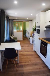 Appartements Lou Carami - Studio renove dans village Provencal : photos des chambres