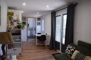 Appartements Lou Carami - Studio renove dans village Provencal : photos des chambres