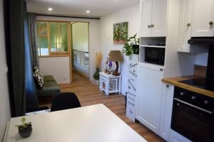 Appartements Lou Carami - Studio renove dans village Provencal : photos des chambres