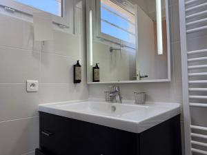 Hotels Hotel des Pins : photos des chambres