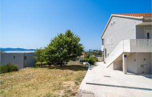 Stunning Apartment In Mlini With Wifi