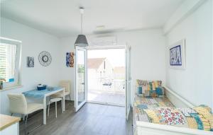 Stunning Apartment In Mlini With Wifi