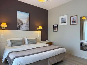 Hotels Hotel des Pins : photos des chambres