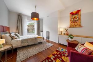 Lovely 2-BR Apt in Caledonian Rd