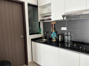 Qila Homestay at DESARU UTAMA