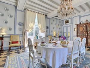B&B / Chambres d'hotes Chateau de Cadouzan : photos des chambres