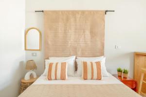 Brassbell l D-Bay Cabins l Beach Access Included