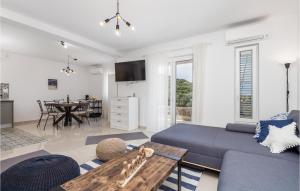 Awesome Home In Miholascica 