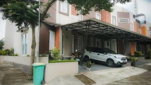 Villa Alretha i1 - View Gunung Salak