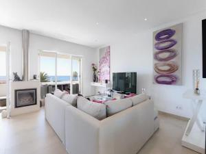 House with private heated pool and sea views