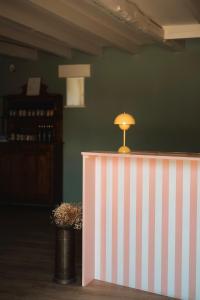 Hotels Hotel Les Voisins Beaucemaine : photos des chambres