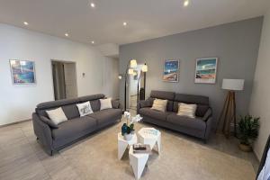 508 Cannes Spacious 4 Bedroom Apartment with Sunny Terrace