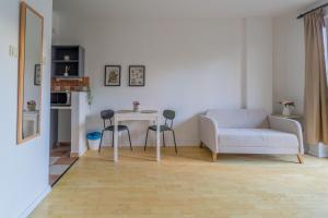 Peaceful Garden Studio in Central Holló Street