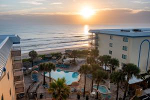 Las Olas Beach Club of Satellite Beach