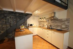 Swallow Roost - by MyHomeInComo