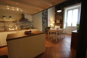 Swallow Roost - by MyHomeInComo