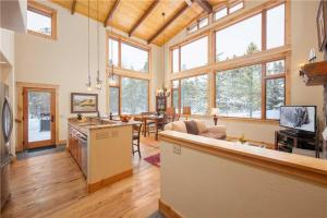 RMR: Moose Pines in The AspensWilsonWY