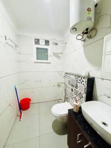 Vaastu Tapovan near Secret waterfall