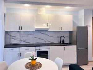 Park Lake New building