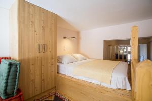 Seafront Studio with Loft Bed