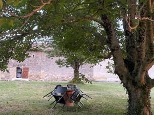 Maisons de vacances L-Ecurie - Stunning Spacious Studio with Shared Pool : photos des chambres