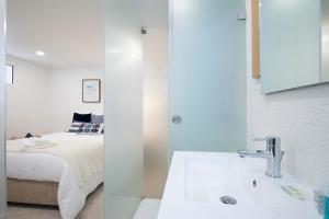 Airport - Std 1 - Ar Condicionado - Cave 25m2 269,10ft2 - Full Equipped - Ring Bell D