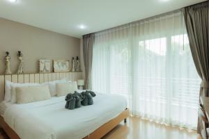 Stay Classy Heart Of Nimman