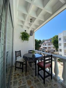 Departamento sobre Costera, 1min La Quebrada, 3m playas y yates