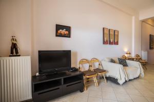 Seafront Studio with Loft Bed