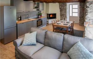 2 Bedroom Nice Home In Veprinac