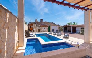 Awesome Home In Sveti Filip I Jakov