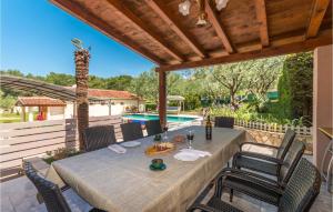 Amazing Home In Sveti Filip I Jakov 
