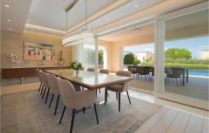 Awesome Home In Savudrija With Wi-Fi