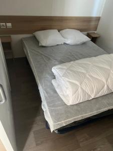 Villages vacances mobil home ronce le bain : photos des chambres